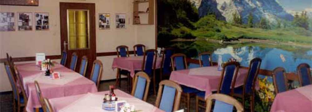 Restaurants in Kirchberg am Wagram: GASTHOF HEISS Grillhendl Heuriger